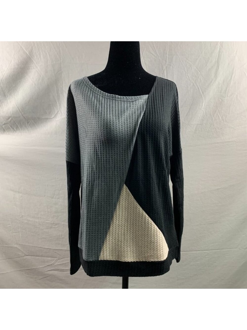 Color Block Asymmetrical Neck Tee - Picture 6 of 6